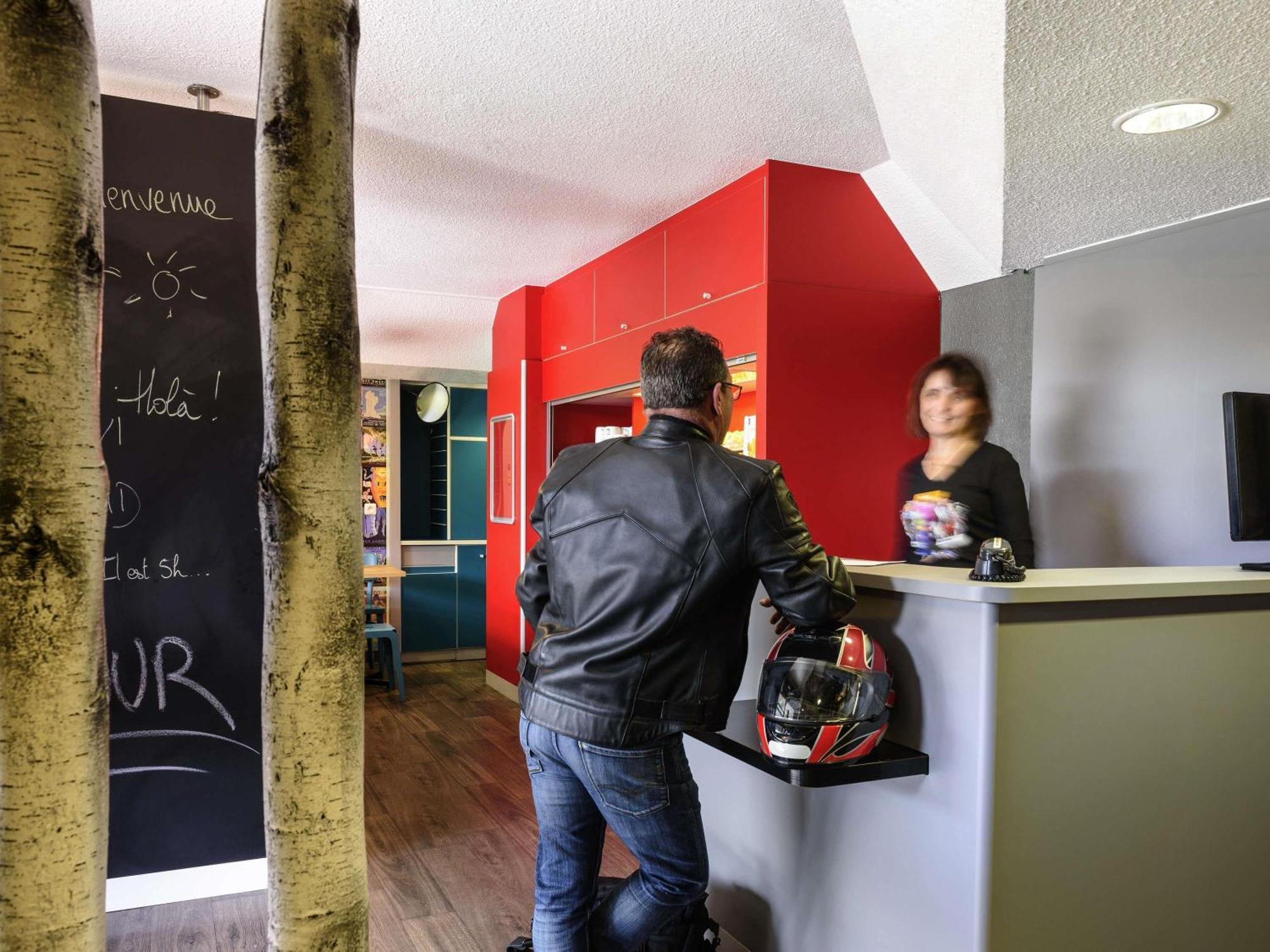 Séjourner près de l'Église Réformée de Grenoble : 4 Hôtels Budget Comparés